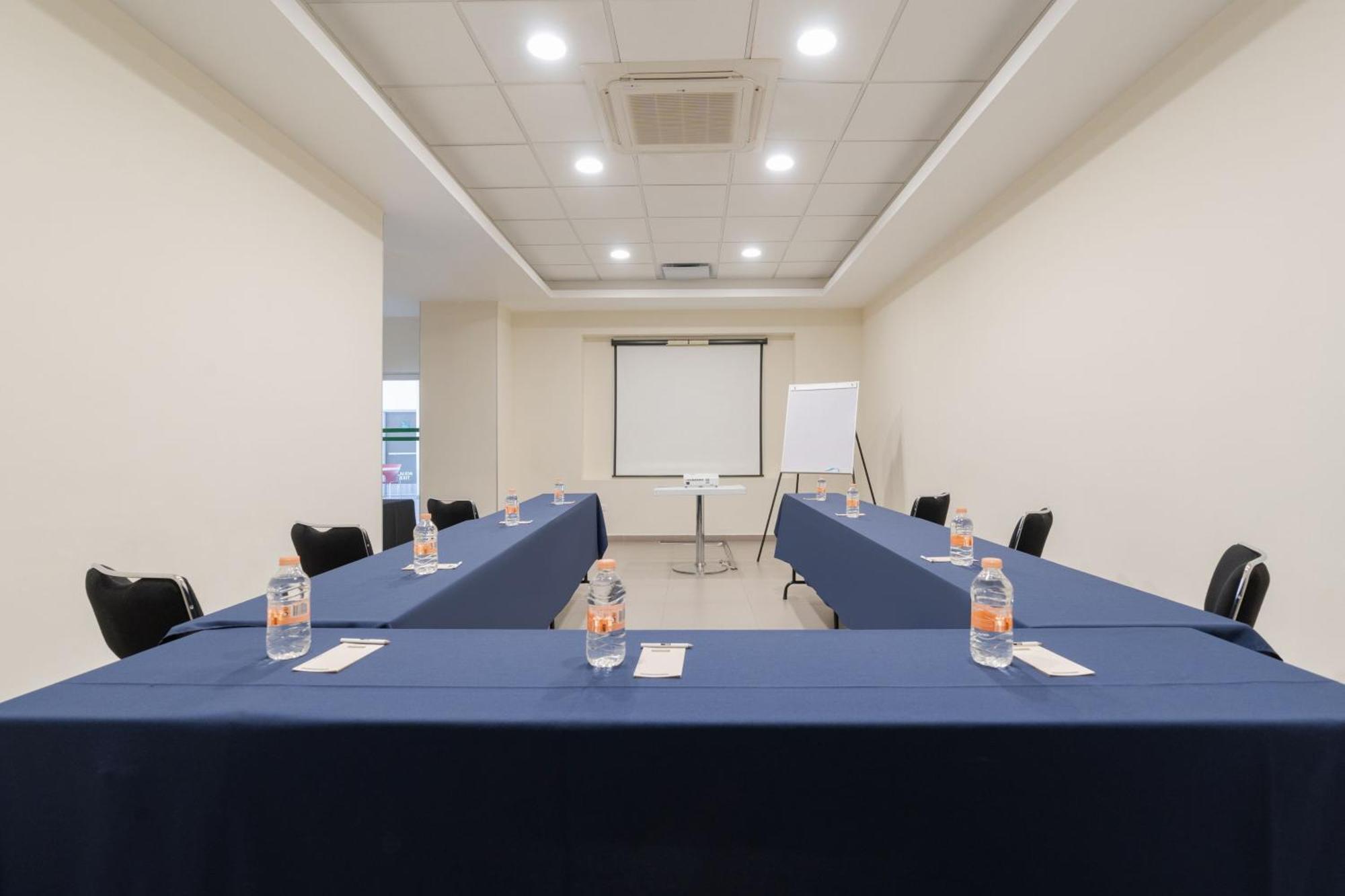 City Express Junior By Marriott Aguascalientes Centro Eksteriør billede