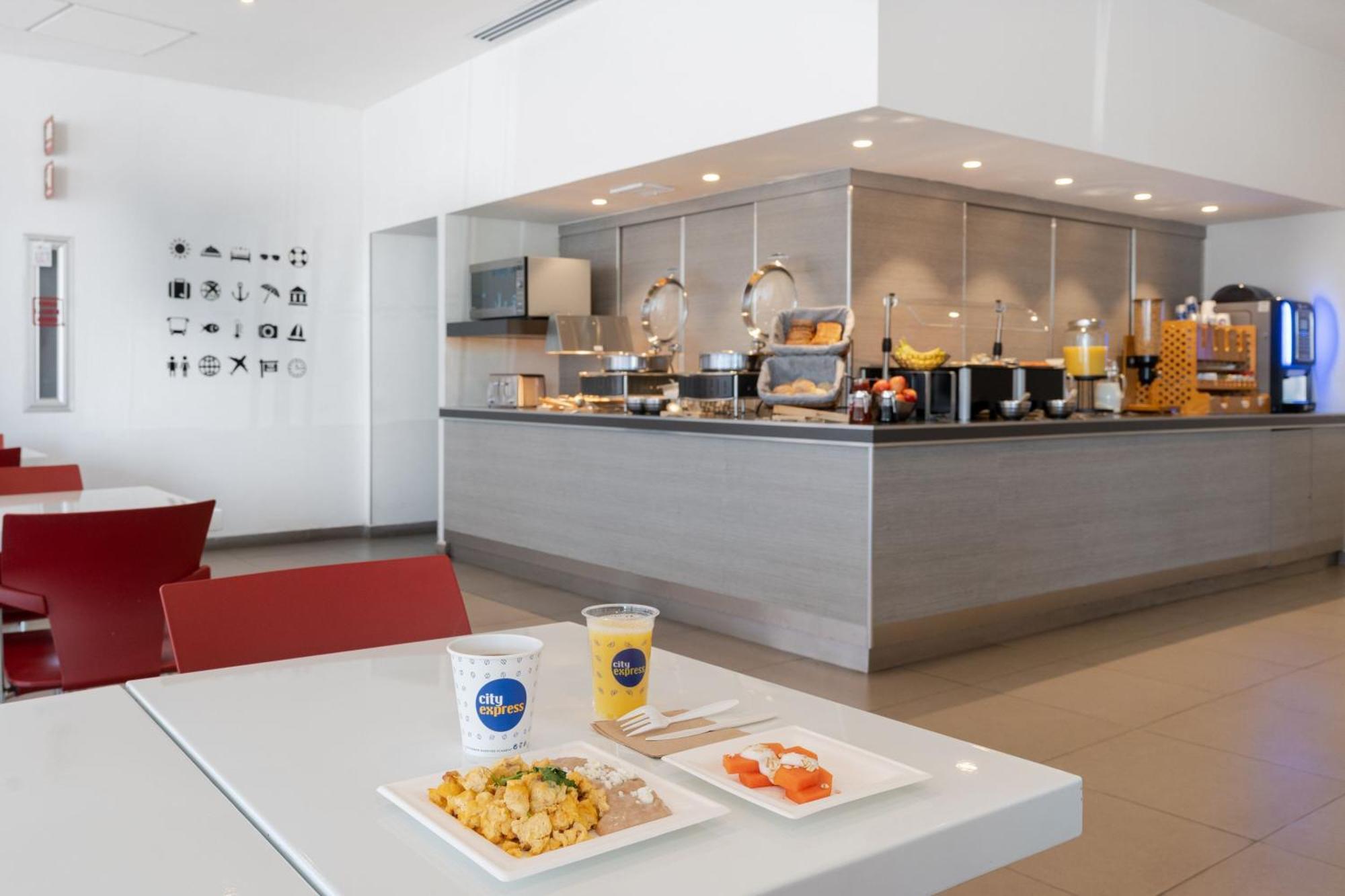 City Express Junior By Marriott Aguascalientes Centro Eksteriør billede