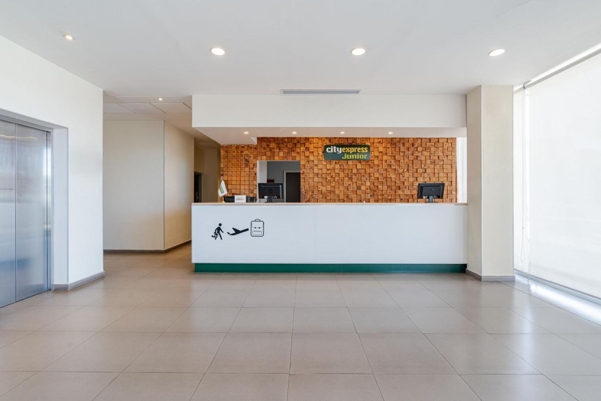 City Express Junior By Marriott Aguascalientes Centro Eksteriør billede