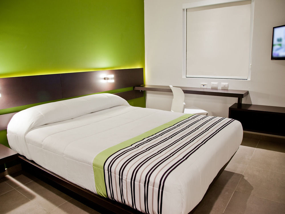 City Express Junior By Marriott Aguascalientes Centro Eksteriør billede